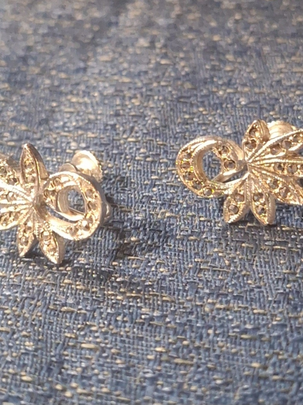 Vintage Silver Tone Floral Leaf Screw Back/clip Earrings - Elegant Women Jewelry - Picture 7 of 8